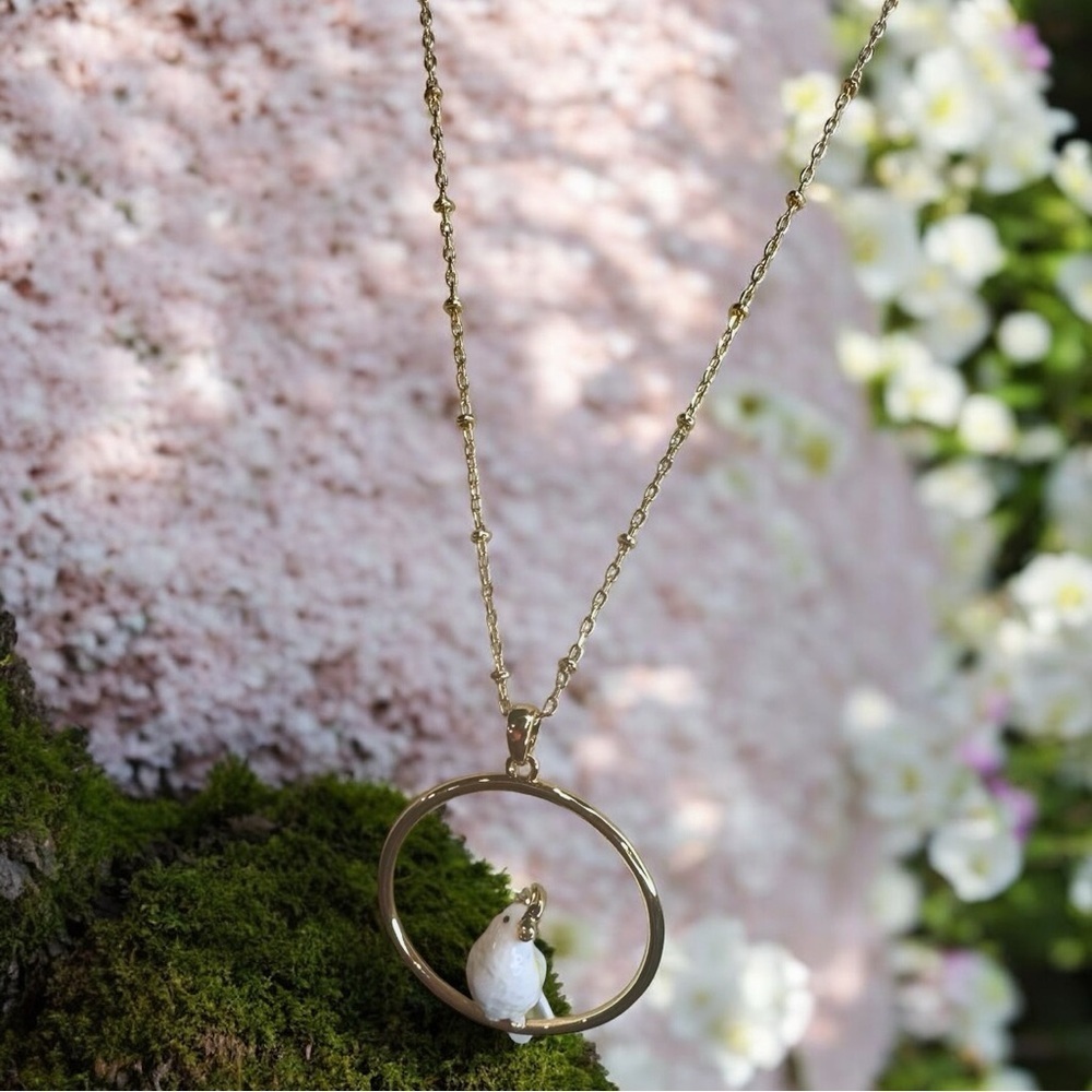 NEW White & Yellow Gold Cockatiel Bird Sitting In A Gold Hoop Pendant Necklace - Picture 13 of 16